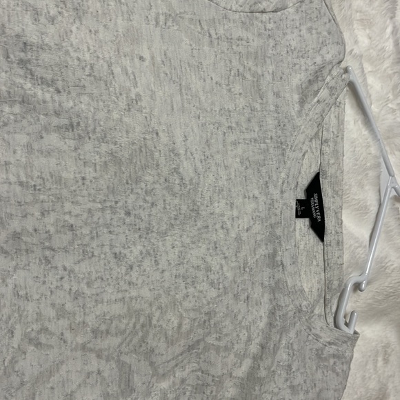 Beautiful Vera want blouse size large - Picture 2 of 4